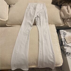 ALO Yoga Cream Leggings